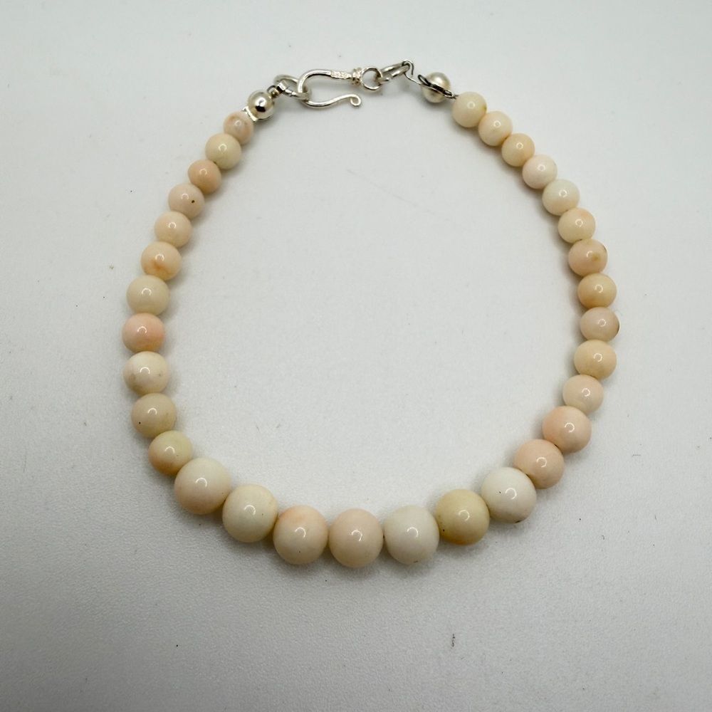 7.5" 5mm and 6mm Angel Skin Coral beaded bracelet w/ s925‎ hook clasp!